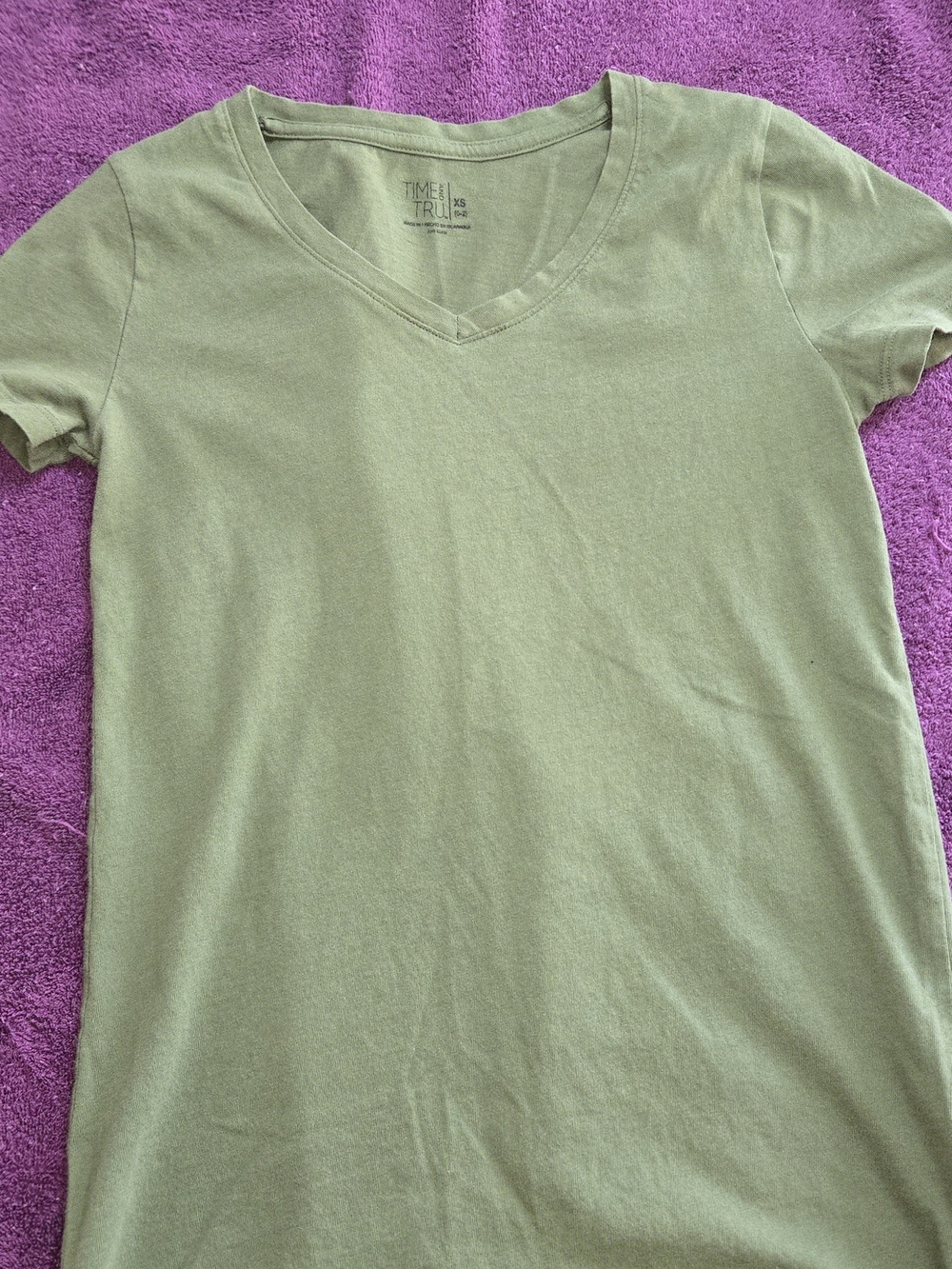 Time and Tru Olive Green V-Neck Women's Tee